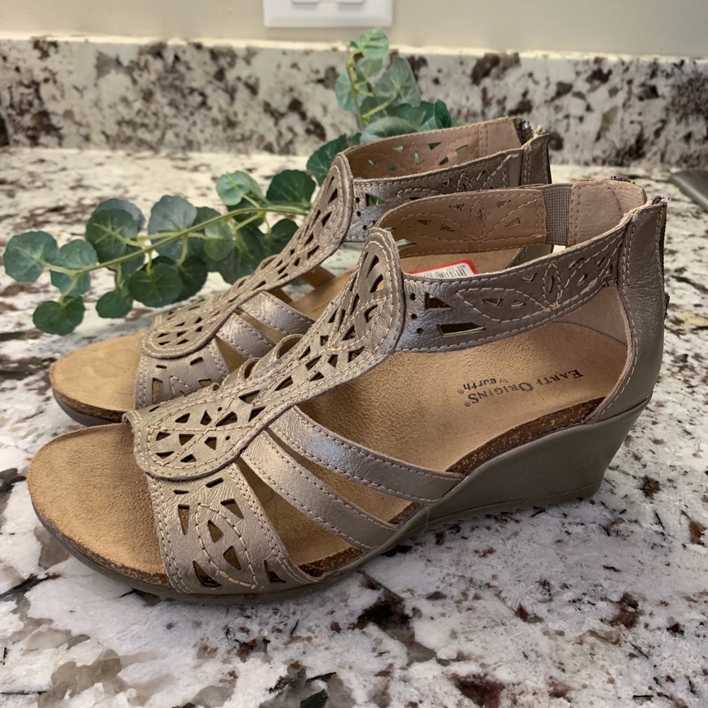 Earth Origins Pewter Sandals Kingsley